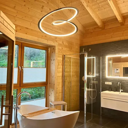 Netten Naturerlebnis Holz-chalets シャレー ダウン