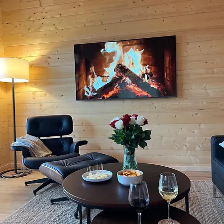 Netten Naturerlebnis Holz-chalets Dağ evi *